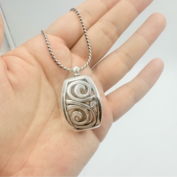 Brighton London Groove Badge Clip Necklace - Picture 4 of 7